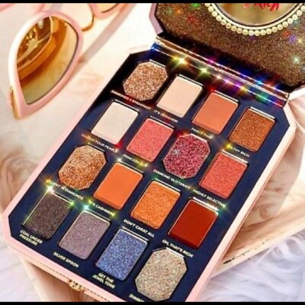 Diamond light eyeshadow palette